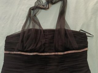 -Vestido de fiesta negro con pedrería