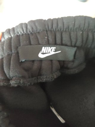 Pantalones Nike Negro, swoosh