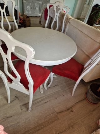 Mesa de Comedor y 4 Sillas Vintage