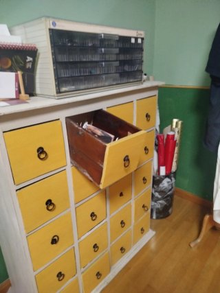 Cajonera Decorativa de Madera