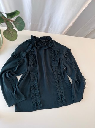 Blusa Zara con Volantes Verde