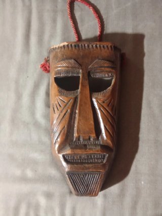 Raffinata Maschera Etnica in Terracotta Dipinta