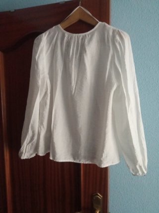 Blusa blanca con cordones