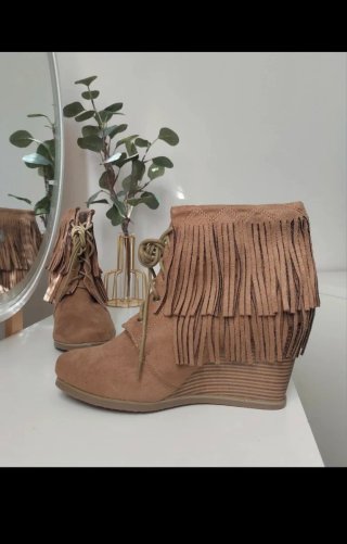 Botines cuña ante marrón talla 40 Corina