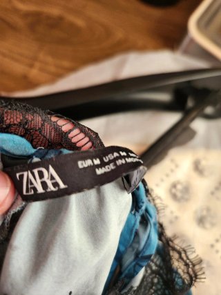 Blusa Estampada con Detalles de Encaje