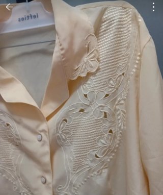 Blusa Beige con Bordados Talla 5XL