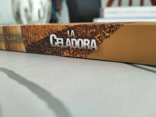 LA CELADORA
