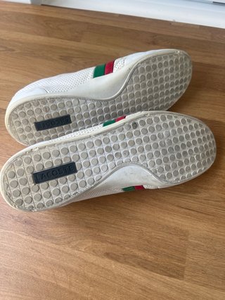 Zapatillas Lacoste Blancas con Rayas Verdes y Roja