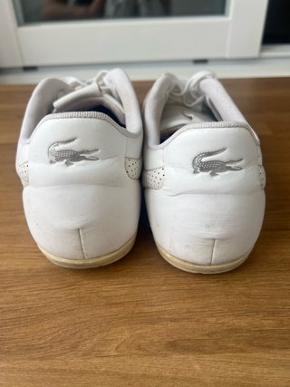 Zapatillas Lacoste Blancas con Rayas Verdes y Roja
