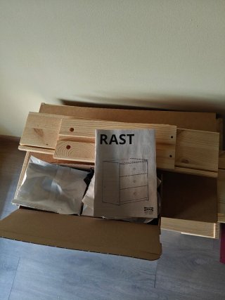 Cómoda RAST Ikea de madera