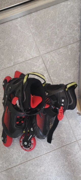 Patines en línea para niños con casco y protectore