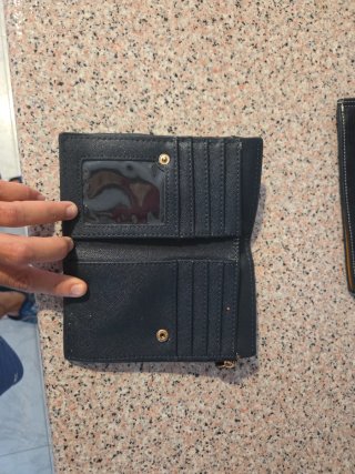 Cartera/Tarjetero Negro con Cremallera