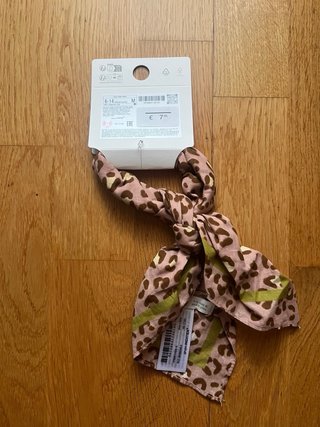 Pañuelo estampado Zara