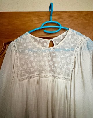 Blusa Blanca con Bordados Zara M