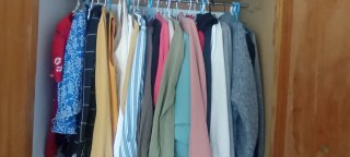 Lote de Ropa Nueva: Chaqueta, Pantalones y Falda