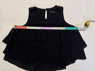 Blusa Zara volantes tirantes negra talla única