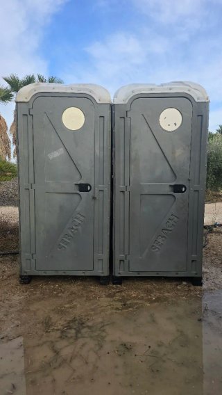 2 Baños Portátiles Sebach