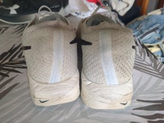 Zapatillas Nike Running Beige/Rojo