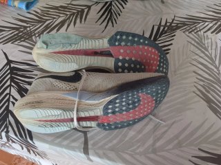 Zapatillas Nike Running Beige/Rojo