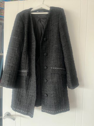 Abrigo tweed negro Zara