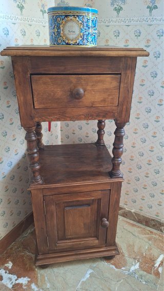 Mesita Auxiliar de Madera