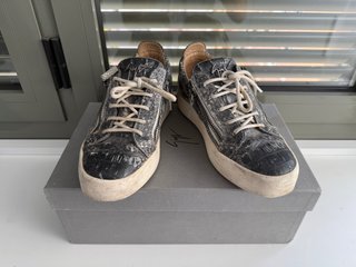 Zanotti 100% piel gris motivo cocodrilo T.41 (22)