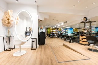 Traspaso salón belleza Diagonal, 9 tocadores