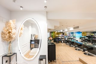 Traspaso salón belleza Diagonal, 9 tocadores