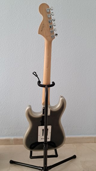 Guitarra Eléctrica Fender Squier Stratocaster