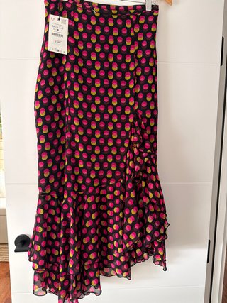 Falda Zara volantes lunares M