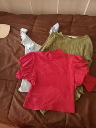 Lote de 3 camisetas Stradivarius y Zara