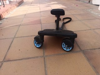 Patinete universal con asiento para carrito