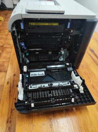 Impresora HP LaserJet 500 color M551