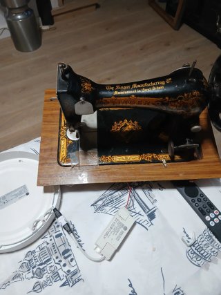 Máquina de coser Singer antigua