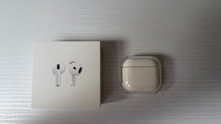 AirPods 4 Apple