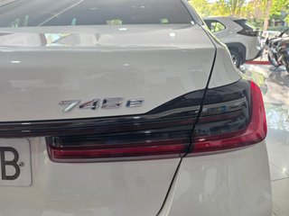 BMW Serie 7 745e