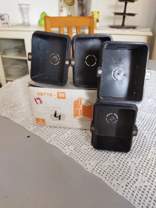 4 Cajas de Empotrar Simon 1 Elemento Negras