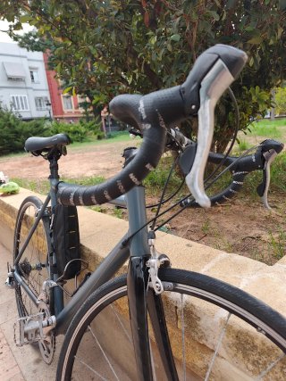 Bicicleta de Carretera Gris