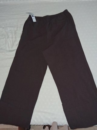 Pantalón marron Holgado,talla bastante grande