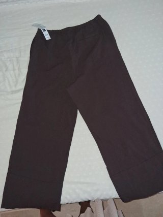 Pantalón marron Holgado,talla bastante grande