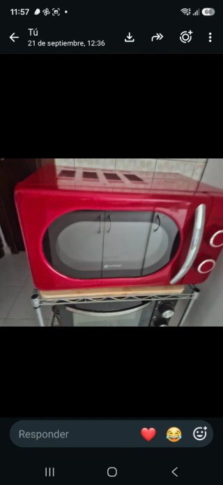 Microondas rojo