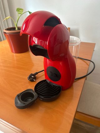 Cafetera Dolce Gusto Roja