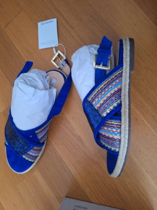 Sandalias Geox azules talla 35 nuevas