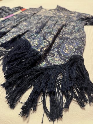 Chaqueta Boho Azul Estampada con Flecos Hollister