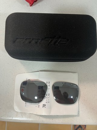 Cristales Arnette y funda gafas