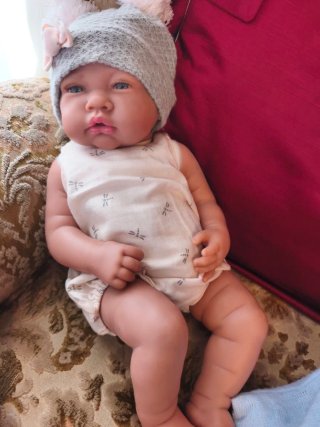 Muñeca realista bebé reborn