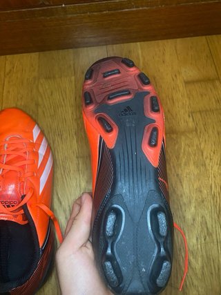 Zapatillas de fútbol Adidas naranjas