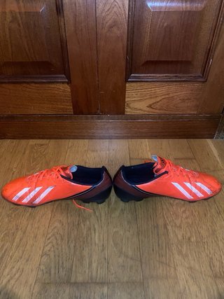 Zapatillas de fútbol Adidas naranjas