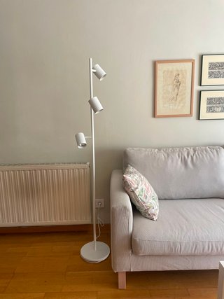 Lámpara de pie Nymane de Ikea