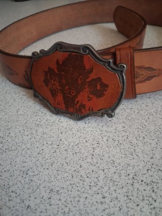 Cinturón de caballero con hebilla de búfalo